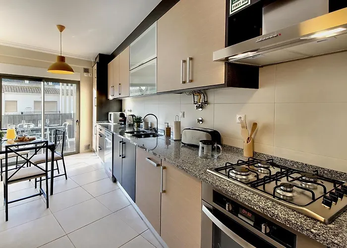 Rooftop Oldtown Αλμπουφέιρα